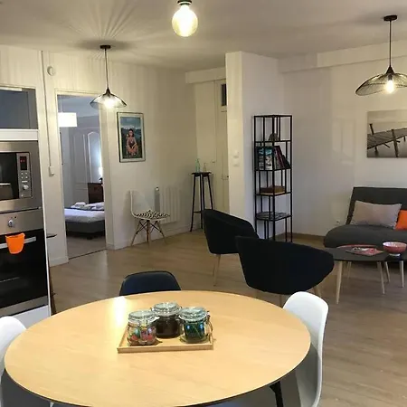 Le Coteau - Centre Ville, Jardin & Parking! Apartamento