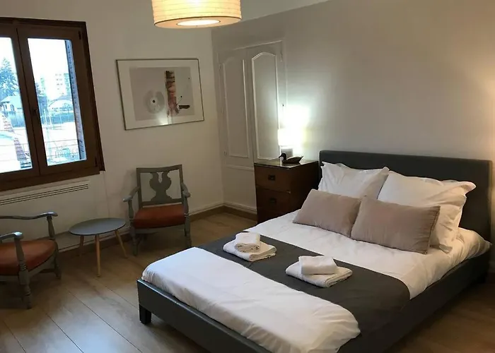 Apartmán Le Coteau - Centre Ville, Jardin & Parking! *